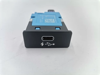 BMW G20 G22 G26 G80 G82 USB букса 8711939