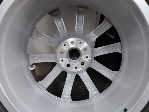 20" felgi BMW Style 750 z oponami TPMS BMW X7 G07