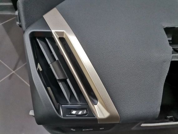 NEUES Armaturenbrett BMW IX I20 Schwarzes Leder BMW IX I20