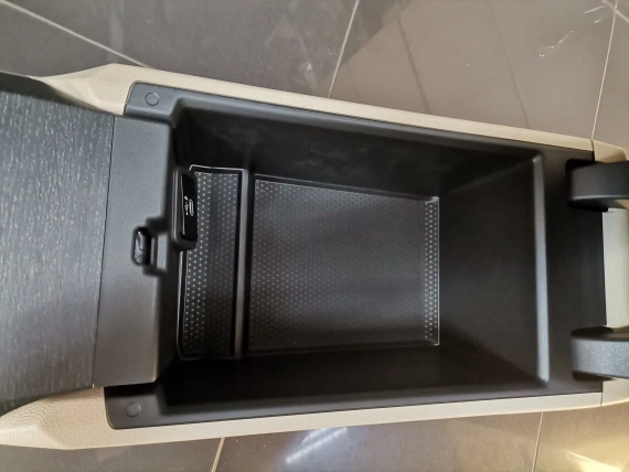 Center Console BMW G20 G21 G22 G23 G26 G26 I4 Canberra Beige