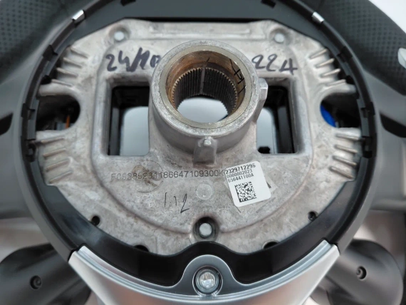 Nowa sportowa kierownica AMG Mercedes W223 W213