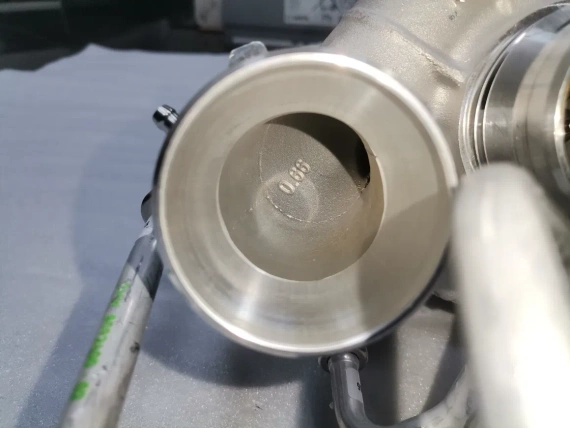 Turbosprężarka 7852372 BMW M5 F90 M8 F91 F95 F96