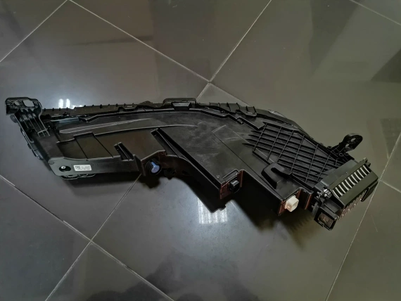 Nowy Reflektor górny lewy BMW G70 i7 Crystal Swarovski 9879935