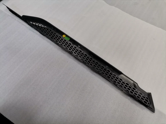 Nowy 4S8853671 OE AUDI R8 4S3 Kratka