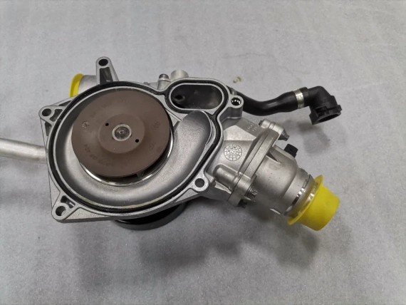 7852344 Pompa wody BMW F90 F91 XM G09 F95 X6 F96