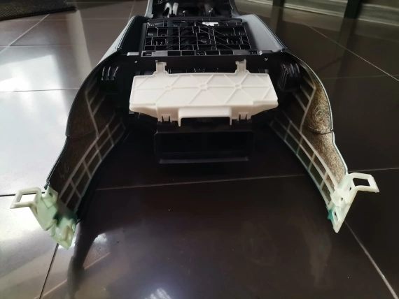 BMW Konsola środkowa i podłokietnik Tunel BMW 5 G30 G31 G32 F90 M5 Jak nowe