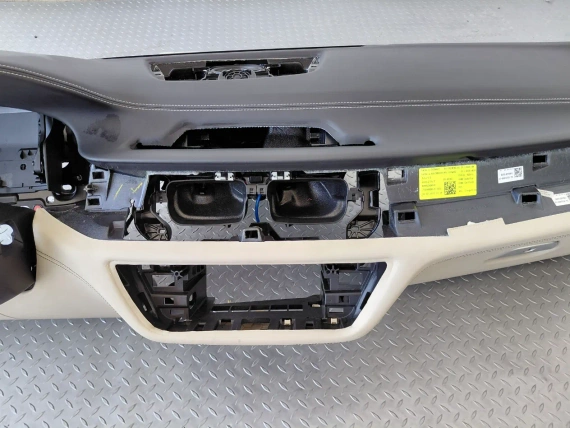 Deska rozdzielcza do BMW 7 G11 G12 z Head Up