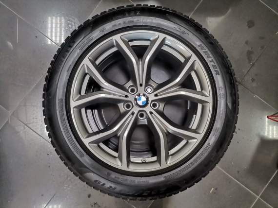 19" Winter-Kit BMW Felgen Style 735 Pirelli Reifen 2022 Sensoren BMW X5 G05 X6 G06