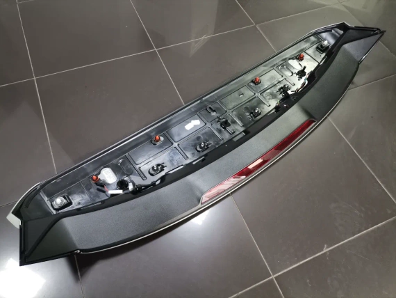 Neu OE 81A827933C Audi Q2 GA Dachspoiler S-Line