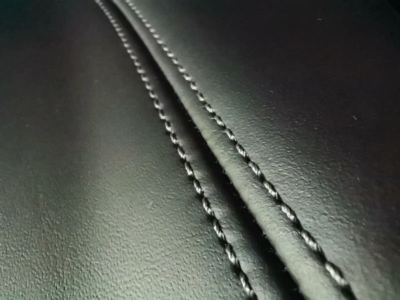 Deska rozdzielcza BMW 8 G14 G15 G16 Czarna gładka skóra Merino HUD A50