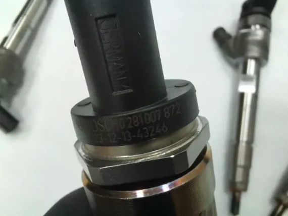 8579232 Инжектор B37C15A BMW F40 116d F45 LCI 216d