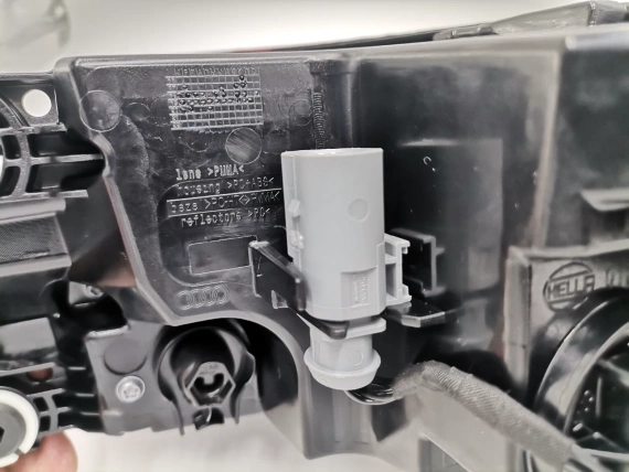 Neu 4N0945207R OE Audi A8 D5 OLED Rückleuchte