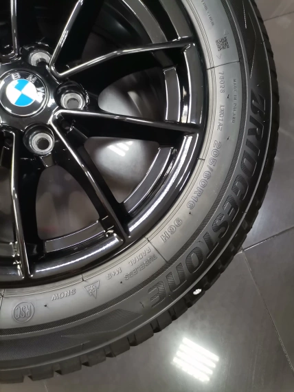 Zestaw zimowy 16" Felgi BMW Styl 774 Opony Bridgestone Czujniki BMW G20 G21 G22 G23 G42