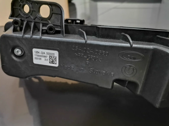 Left Upper Headlight BMW G70 i7 Crystal Swarovski 9879936