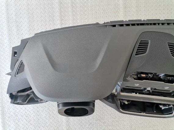 Nowa deska BMW 5 G30 G31 Lci bez HUD Czarna guma