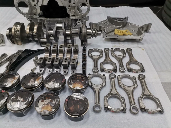 812 km Wie Neu Kolbenwellenblocksatz S63B44B F90