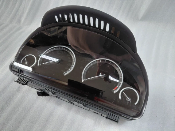 9348705 Kilometerstand Benzin BMW X5 F15 X6 F16