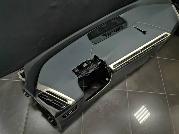 NEU Armaturenbrett BMW IX I20 Dunkelgrau Leder