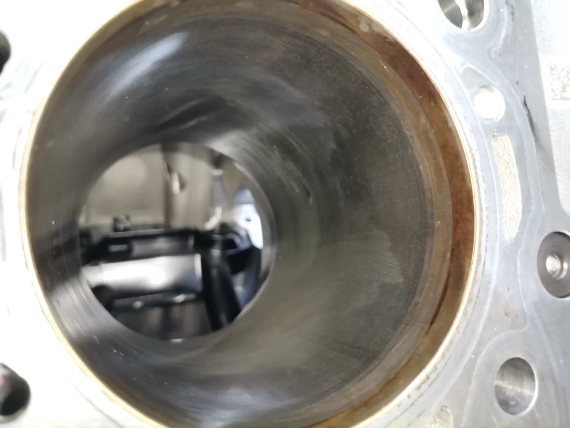 812 km Wie Neu Kolbenwellenblocksatz S63B44B F90