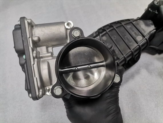 5B3F937 Дросел и колектор 7619008 OEM BMW S63