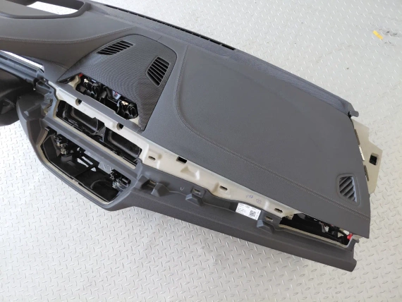 Dashboard BMW 6 G32 GT with Head Up