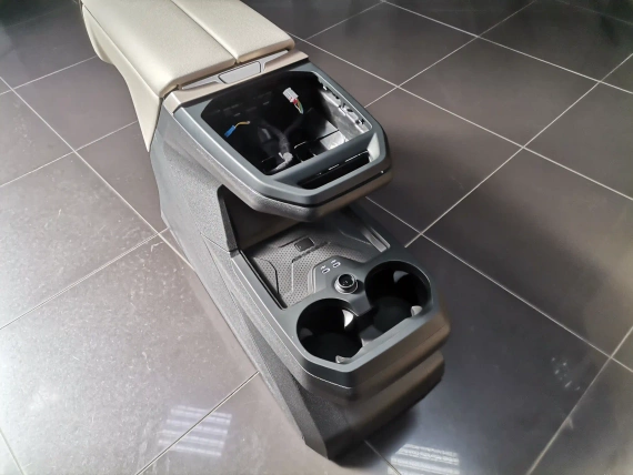 Централна Конзола BMW IX I20 I 20