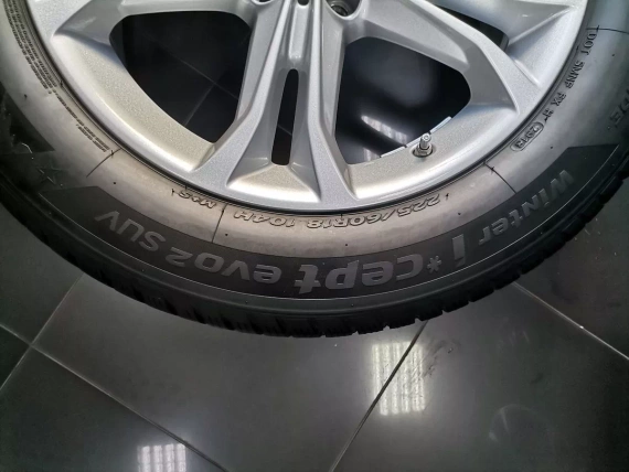 Zestaw Zimowy 18" Koła BMW 688 + Opony Hankook Czujniki BMW X3 G01 X4 G02