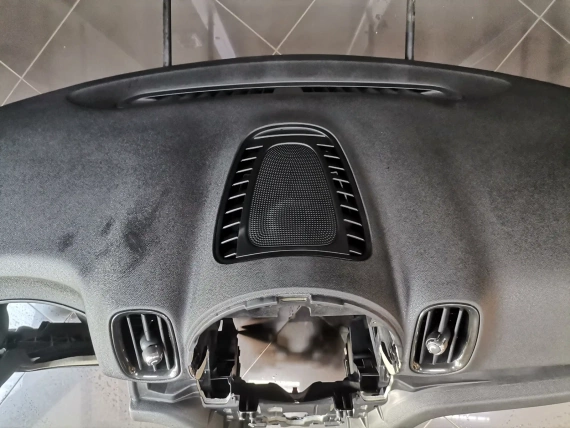 Black Dashboard MINI Countryman F60 COOPER S