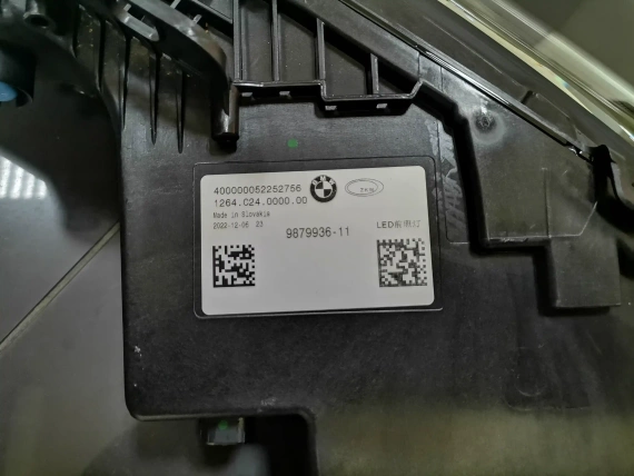 Left Upper Headlight BMW G70 i7 Crystal Swarovski 9879936