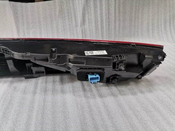 4M8945095AB Carbon Tyl Lamp Audi Q8 SQ8 RSQ8