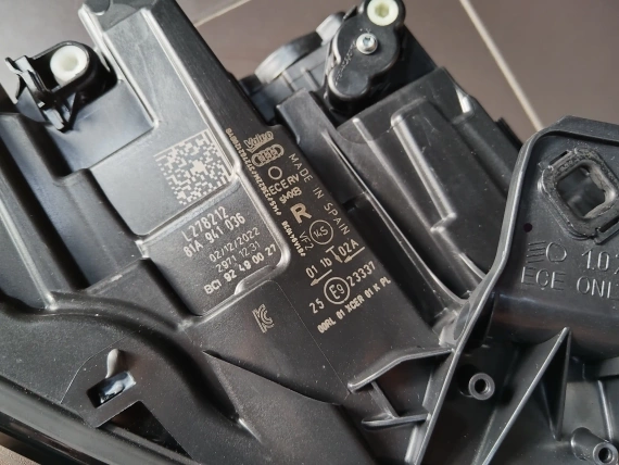 Neu 81A941036 Audi Q2 81A LED Matrix Scheinwerfer