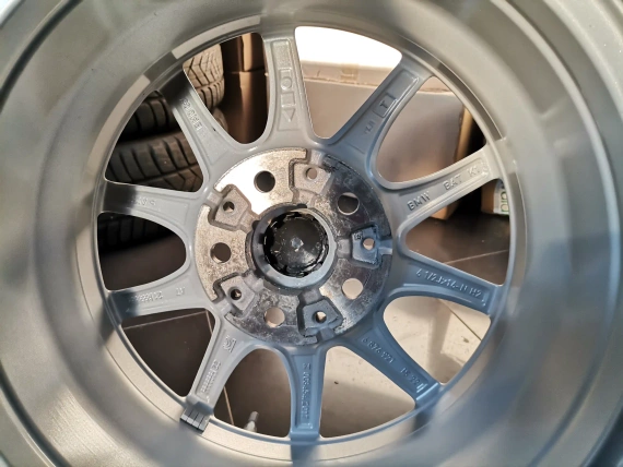 НОВО 16” Зимен К-т Джанти BMW Style 774 Гуми Датчици G20 G21 G22 G23