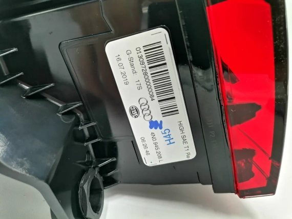 Нов 4N0945208L Audi S8 A8 4N D5 OLED Стоп Десен