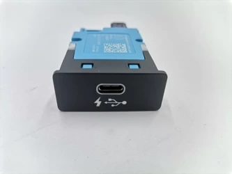 BMW G20 G22 G26 G80 G82 USB socket 8711939