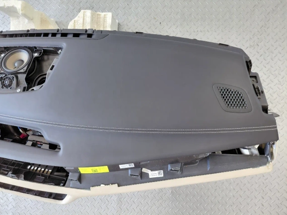 Deska rozdzielcza do BMW 7 G11 G12 z Head Up