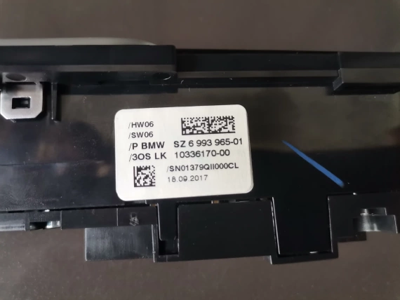 Panel obsługi konsoli środkowej BMW 6 G32 GT S5DNA S609A - A60