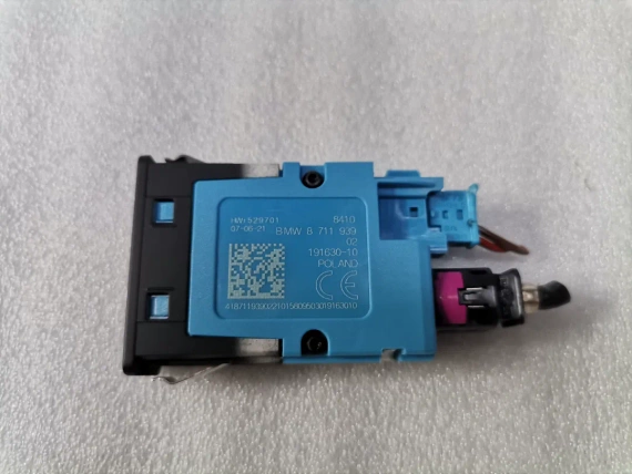 8711939 USB порт BMW G11 G14 I01 G20 G22 G05 G01