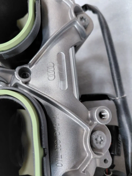 07L103285 Нова Лява цилиндрова глава 5.2 V10 Audi