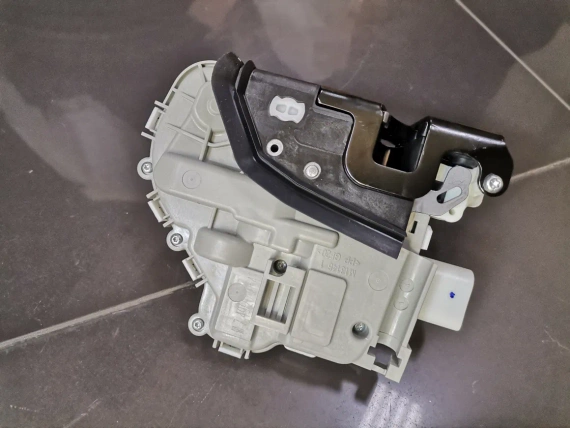 Neu Luftfilter OE 8S0129601 Audi A3 8Y RS3