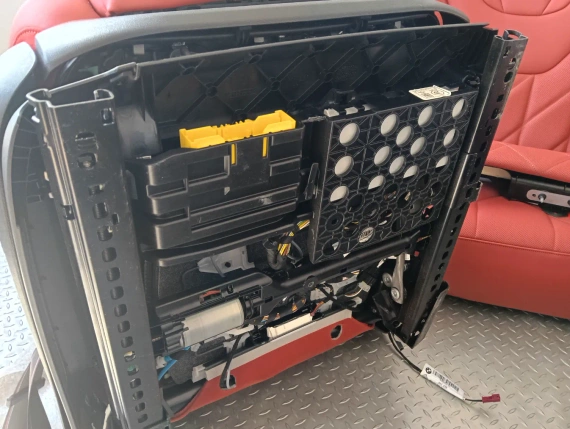 Nowe fotele kanapa BMW XM X8 G09 Individual Carbon