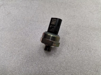 NEW 8647488 BMW oil pressure sensor F30 F10 G11 X5