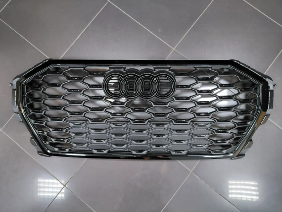 83F853651B Нова S Line решетка Audi Q3 83F 2018-