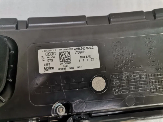 4M0945075C Neu LED Schlussleuchte links Audi Q7 SQ