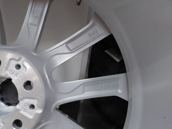 20" felgi BMW Style 750 z oponami TPMS BMW X7 G07