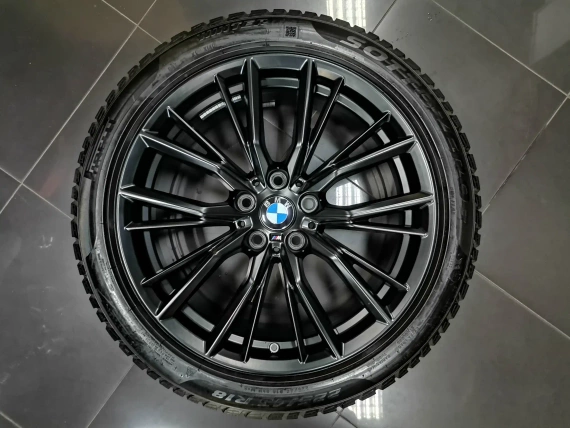 Neue 18" BMW OE-Räder Stil M 796 Reifen Sensoren BMW G20 G21 G22 G23 G26 G42