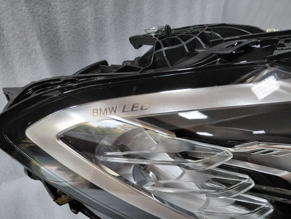 9851036 Neu rechter LED Scheinwerfer G22 G23 G26 G