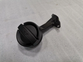 7852476 BMW M5 F90 cylinder head oil filler neck