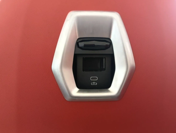 Нов салон BMW XM X8 G09 Individual Leder Carbon