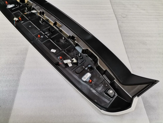 Nowy 81A827933C spojler bagażnika Audi Q2 S Line