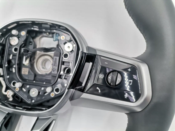 Nowa kierownica M Sport U11 BMW U06 X1 X2 U10 M